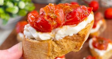 Bruschetta Rapide aux Tomates rôties & Feta Fouettée 🍅 | Un petit goût de vacances !