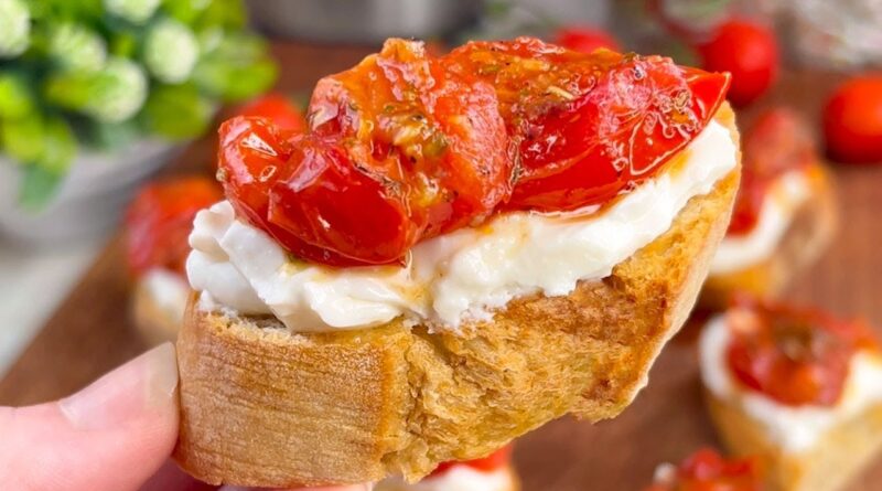 Bruschetta Rapide aux Tomates rôties & Feta Fouettée 🍅 | Un petit goût de vacances !