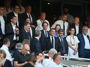 Finale Stade Toulousain-UBB : Emmanuel Macron ne saluera pas les joueurs sur la pelouse avant le coup d’envoi, une première en finale de Top 14
