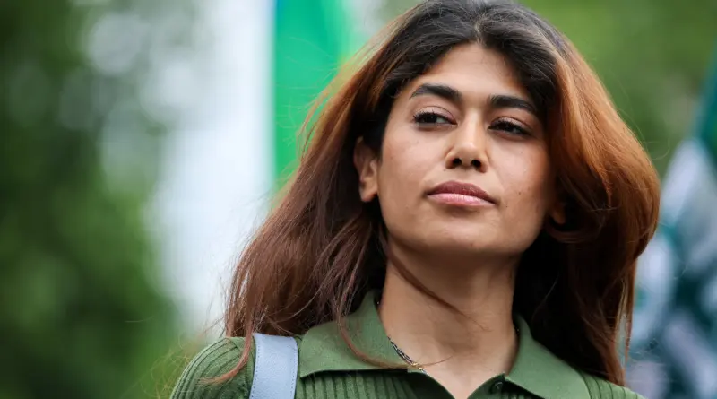 Rima Hassan agressée verbalement : la façade d’une agence Orpi incendiée à Marseille