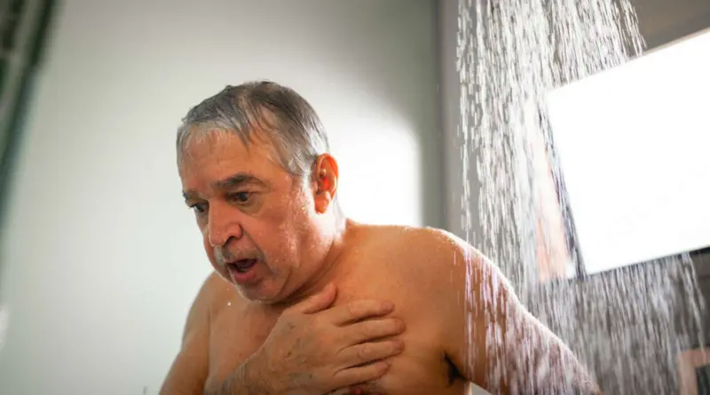 Vieillir en bonne santé : Voici la fréquence de douches idéale après 65 ans