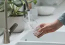 Vous êtes enceinte et buvez l’eau du robinet ? Alors vous devez connaître ce risque pour votre bébé