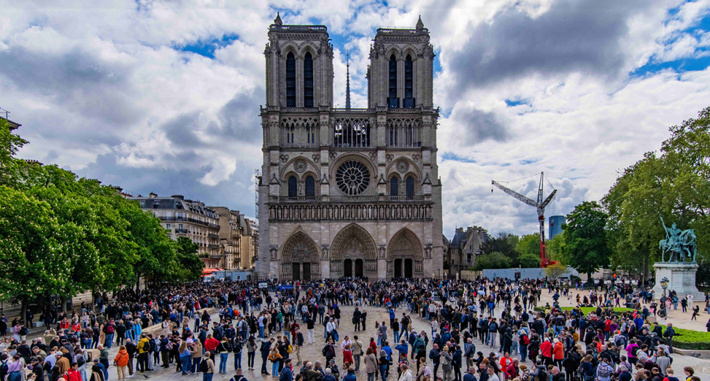 À Notre-Dame de Paris, les visites montent en flèche