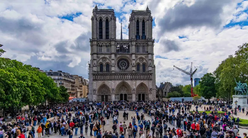 À Notre-Dame de Paris, les visites montent en flèche