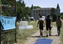 A69 : 800 personnes, parfois masquées, participent à la mobilisation interdite, selon le préfet