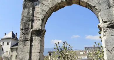 Aix-en-Provence : Claire Bruna reconduite à la tête du PS, avec les municipales en ligne de mire