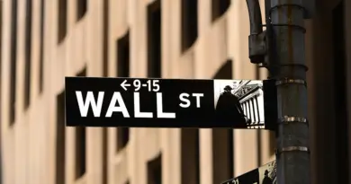 BOURSE-Wall Street ouvre en légère hausse avec la résistance de l’économie américaine
