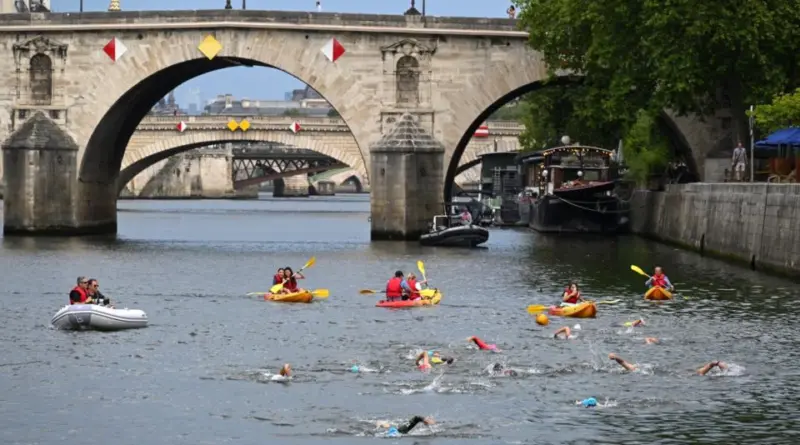 Bains en eau libres, nudité… Quand les Parisiens piquaient déjà une tête dans la Seine il y a quatre siècles
