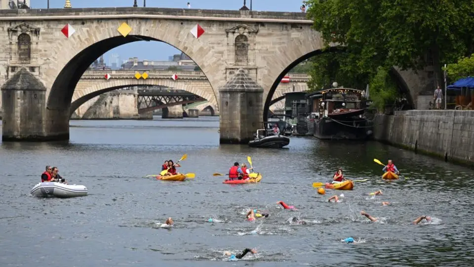 Bains en eau libres, nudité… Quand les Parisiens piquaient déjà une tête dans la Seine il y a quatre siècles