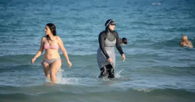 Bouches-du-Rhône : un tribunal administratif annule un arrêté de la mairie interdisant la baignade en burkini