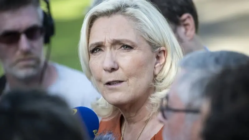Budget 2026: Marine Le Pen indique qu' »en l’état, il est impossible pour le RN de ne pas censurer » le gouvernement de François Bayrou