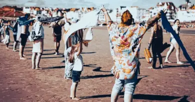 « Ça risque d’être inutile, en plus d’être cruel » : une chaîne humaine organisée sur une plage, après l’accord sur l’échange de migrants