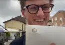 «Ce n’est pas une fraude» : pour se faire rembourser son billet d’avion, un youtubeur britannique se rend en Italie pour obtenir… son certificat de décès