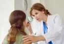Cicatrices d’acné : les meilleurs traitements selon les dermatologues pour chaque type de marque