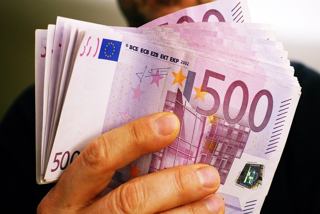 Combien faut-il gagner en France pour faire partie des “riches” ?