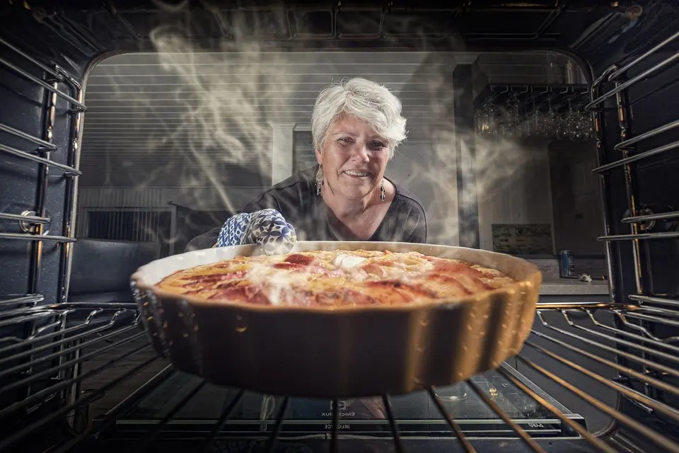 Coopération inter­com­mu­nale : Échirolles et Grenoble mettent les petits plats dans les grands pour mutua­li­ser leur cui­sine centrale