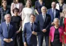 DÉCRYPTAGE. Cadeau politique ou symbole d’adieu pour Bayrou ? Pourquoi la photo officielle du gouvernement a été publiée 7 mois après sa nomination
