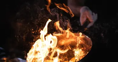 De l’ancien garum au burger géant, un voyage à travers l’histoire de la malbouffe