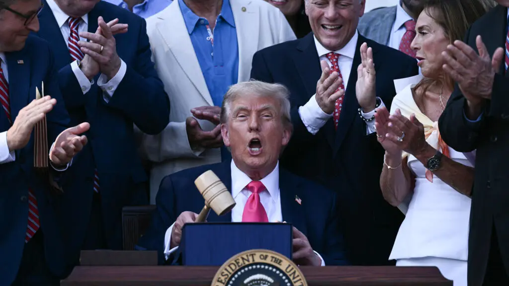 Donald Trump promulgue sa loi « Big Beautiful Bill » le jour de la fête nationale