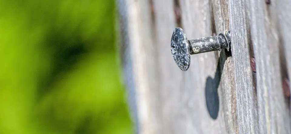 Du bar de nuit à la bijouterie artisanale : elle s’est lancée dans les bijoux faits main à Clermont-Ferrand