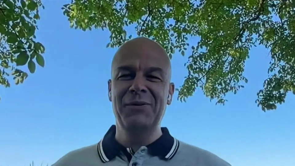 «Elle est complètement déconnectée» : le patron de la FNSEA répond à Sandrine Rousseau après ses propos polémiques sur les agriculteurs
