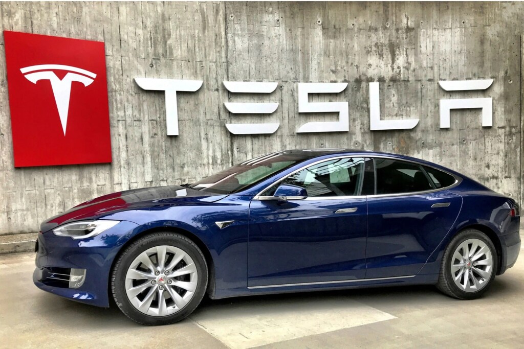 Elon Musk promet une Tesla abordable avant la fin d’année ? 3 raisons d’être optimistes