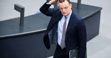 En Allemagne, un ancien ministre de la Santé rattrapé par sa gestion du Covid