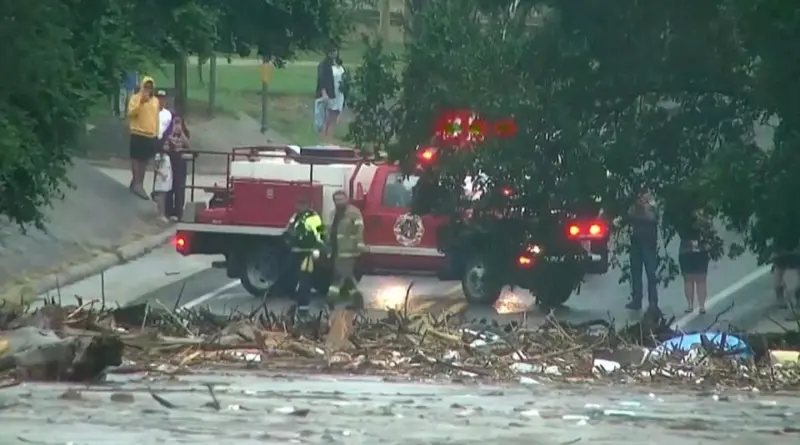 Etats-Unis : au moins 32 morts, dont 14 enfants, dans des inondations provoquées par des pluies diluviennes au Texas