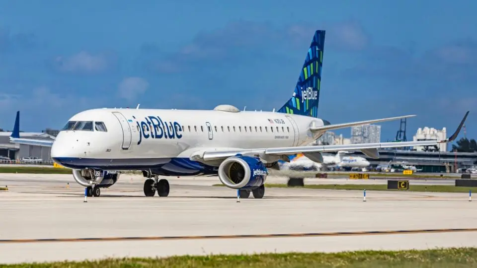Etats-Unis : un couple interpellé pour avoir eu des rapports sexuels dans un avion devant des enfants