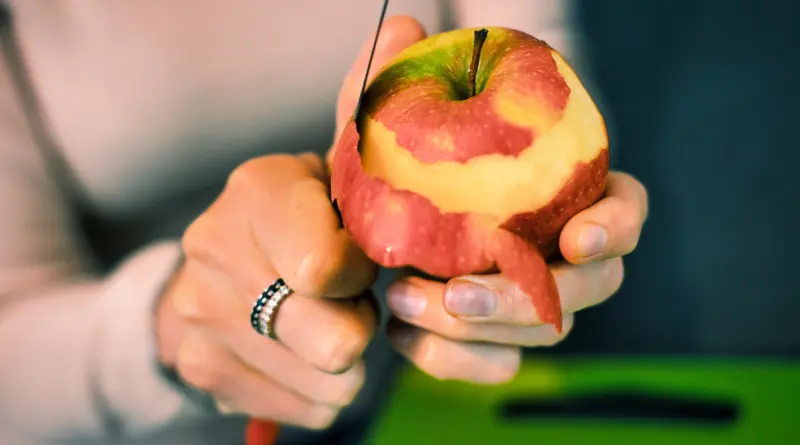 Faut-il manger la peau des pommes ? Ce que vous gagnez (ou risquez) vraiment à chaque bouchée