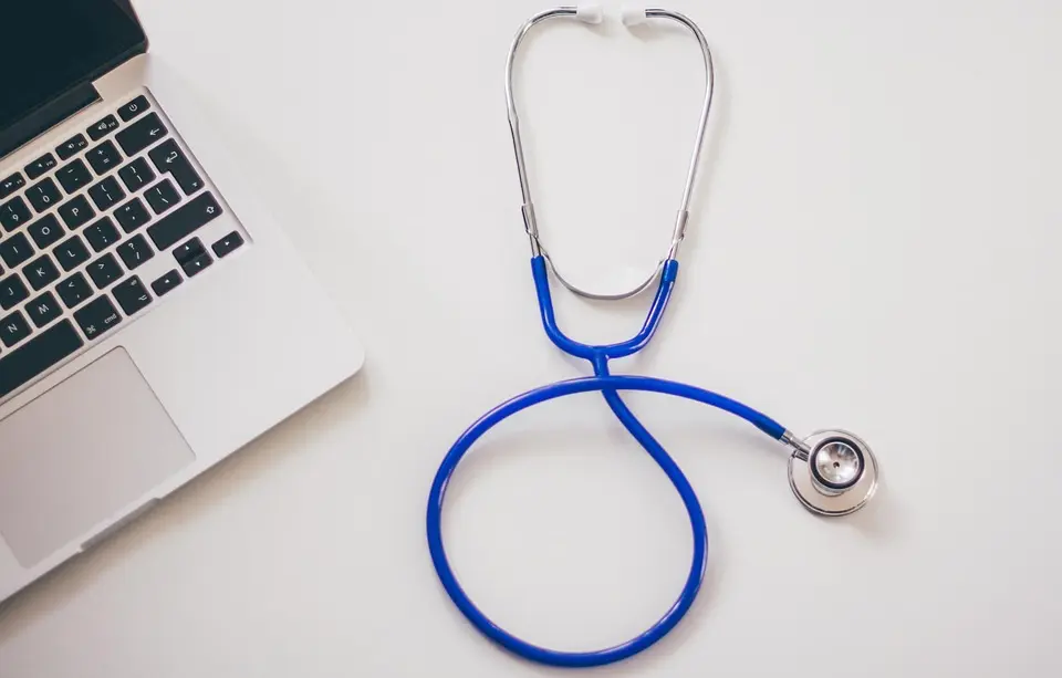 IPA : « échec total » ou piliers du système de santé ?
