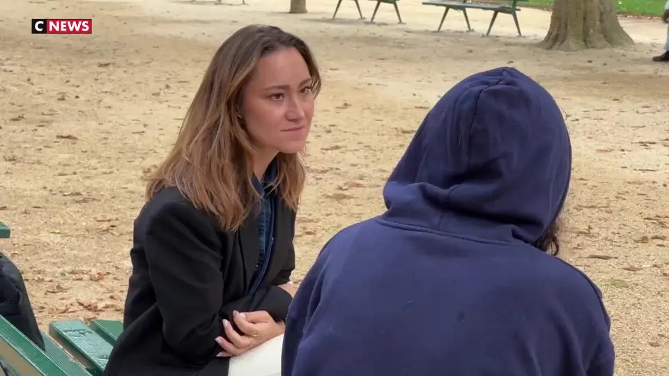 «Il m’a étranglée sans s’arrêter en me regardant droit dans les yeux» : une jeune femme raconte son agression sur le Champs-de-Mars par un homme qui voulait voler son chien