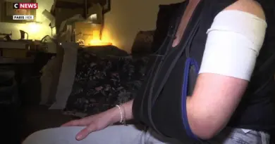 «J’ai vu que j’avais une lame dans le bras» : l’effrayant témoignage de Chloé, 27 ans, poignardée pour son portable rue de Sèvres à Paris