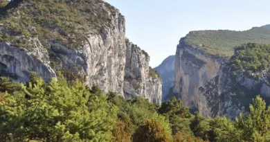 « J’en ai le souffle coupé, c’est super beau » : l’espace intergénérationnel « Les Alpilles » inauguré à Arles