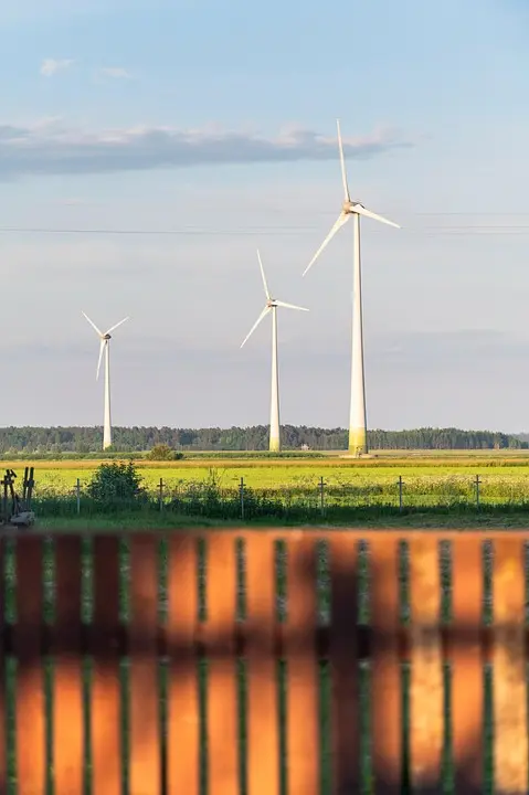 L’Arabie saoudite scelle des accords pour exporter hydrogène vert et électricité vers l’Europe