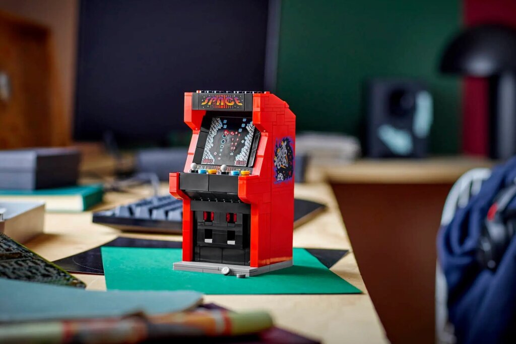 LEGO ressort les bornes d’arcade du placard (et ajoute plein de secrets)