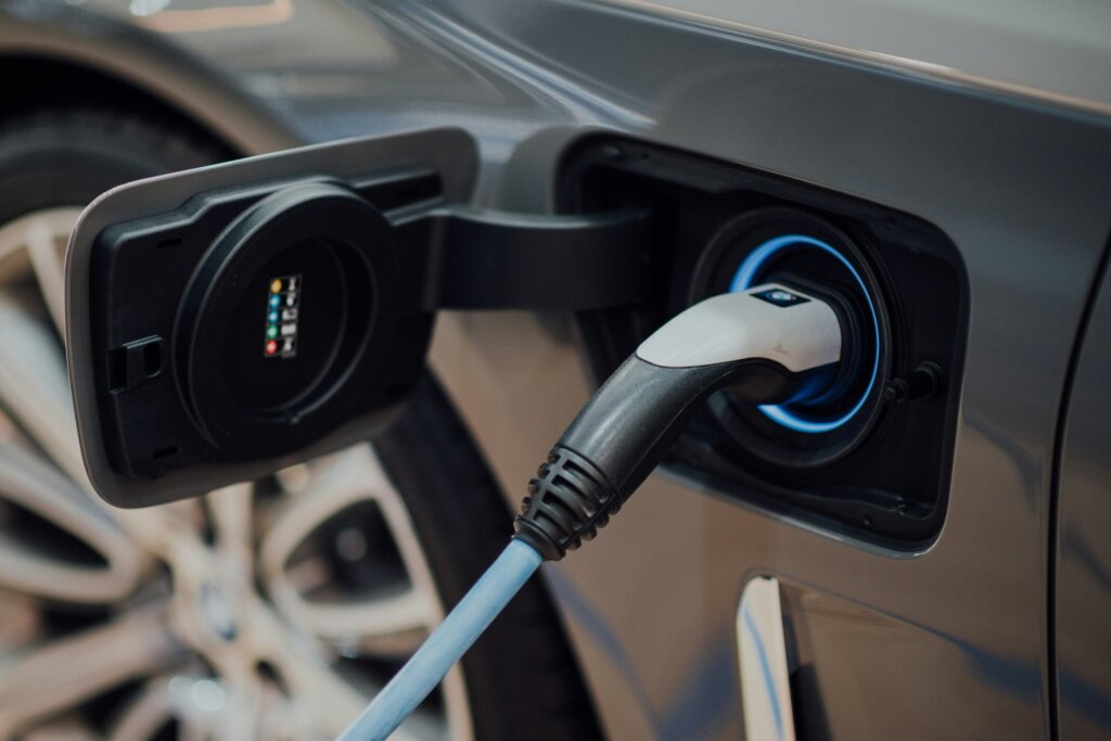 La Chine veut déployer 100.000 bornes de recharge ultra-rapide d’ici 2027