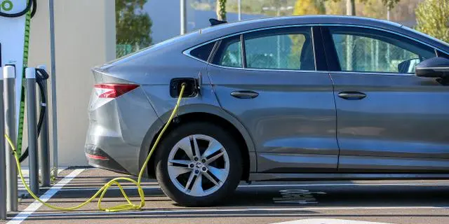 La bascule vers la voiture électrique, ce n’est pas automatique