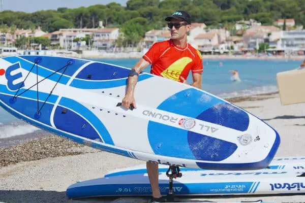 La bonne rencontre | Le combat d’Éric Dargent, surfeur amputé, pour le sport inclusif