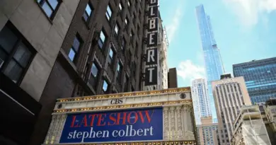L’arrêt du “Late Show” de Stephen Colbert : décision économique ou calcul politique ?