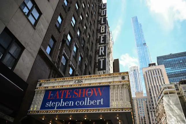 L’arrêt du “Late Show” de Stephen Colbert : décision économique ou calcul politique ?