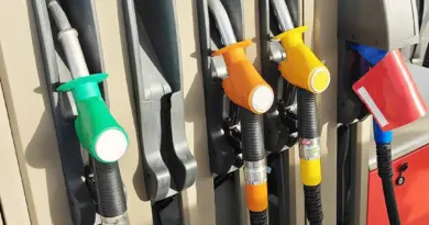 Le carburant synthétique pourrait sauver le moteur à combustion et les voitures thermiques