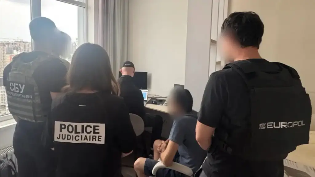 Le cerveau du géant cybercriminel XXS.is arrêté à Kiev, après quatre ans d’enquête française