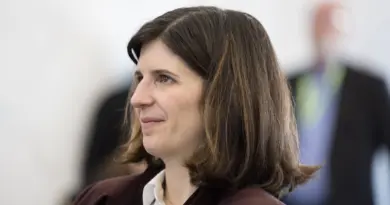 Le gouvernement lance un plan pour inciter les entreprises à adopter l’intelligence artificielle