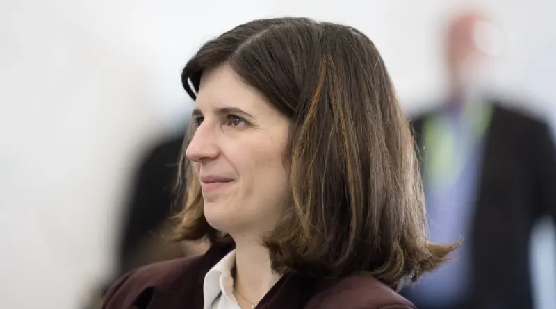 Le gouvernement lance un plan pour inciter les entreprises à adopter l’intelligence artificielle