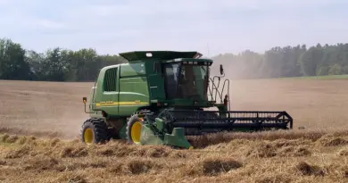Les agriculteurs de Bretagne sillonnent le marché de Saint-Renan