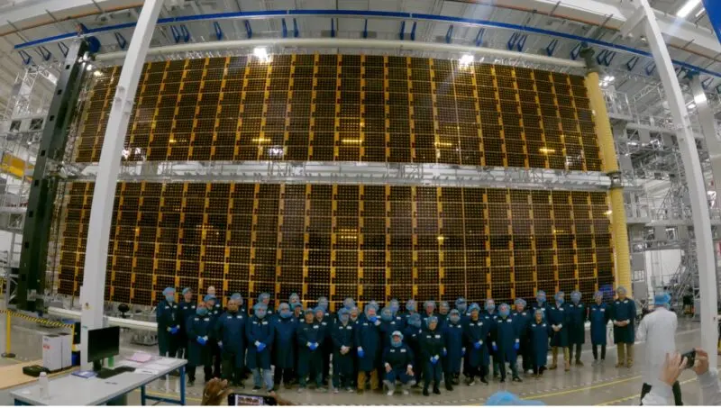 Les panneaux solaires les plus puissants jamais construits alimenteront une machine exceptionnelle