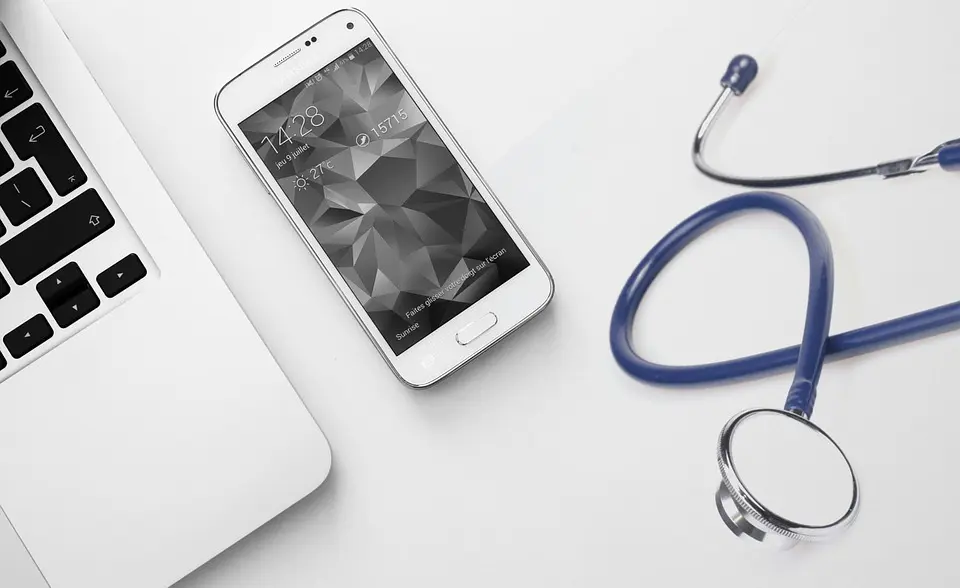 « Les smartphones sont morts » : la stratégie choc de Mark Zuckerberg pour dominer le futur avec une technologie inédite qui bouleverse tout