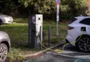 Les ventes de voitures neuves dégringolent en juin en Europe, celles des électriques progressent partout… sauf en France