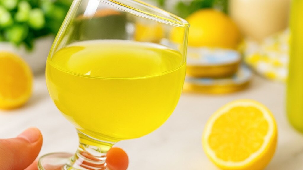 Limoncello fait maison 🍋 Simple, rapide et délicieux
